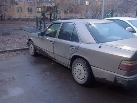 Mercedes-Benz E 230 1989 года за 1 061 356 тг. в Павлодар – фото 3