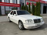 Mercedes-Benz E 220 1994 года за 2 500 000 тг. в Жаркент
