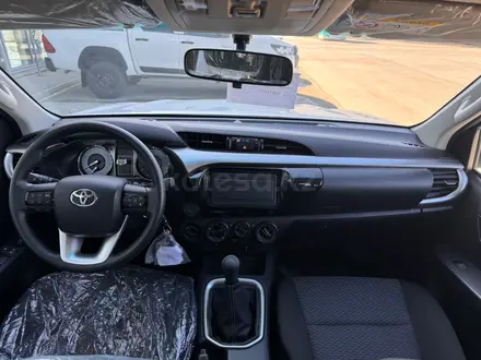 Toyota Hilux Standart 2023 года за 22 500 000 тг. в Атырау – фото 12