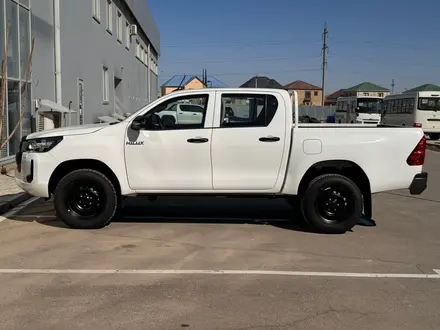 Toyota Hilux Standart 2023 года за 22 500 000 тг. в Атырау – фото 3