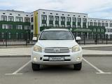 Toyota RAV4 2008 года за 5 000 000 тг. в Атырау – фото 2