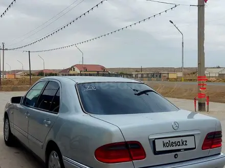 Mercedes-Benz E 320 1996 года за 3 500 000 тг. в Актау – фото 3