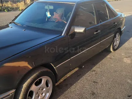 Mercedes-Benz E 280 1993 года за 2 500 000 тг. в Кентау – фото 2