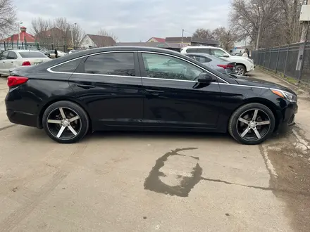Hyundai Sonata 2016 года за 6 500 000 тг. в Уральск – фото 2