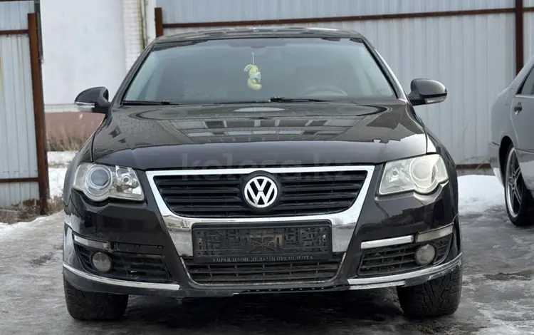 Volkswagen Passat 2005 годаfor2 450 000 тг. в Уральск