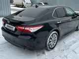 Toyota Camry 2019 года за 14 200 000 тг. в Алматы – фото 4