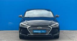 Hyundai Elantra 2018 годаfor7 670 000 тг. в Алматы – фото 2