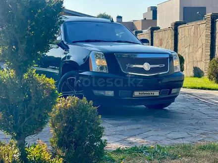 Cadillac Escalade 2007 года за 30 000 000 тг. в Алматы – фото 2