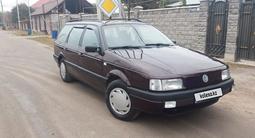 Volkswagen Passat 1993 годаүшін1 750 000 тг. в Алматы