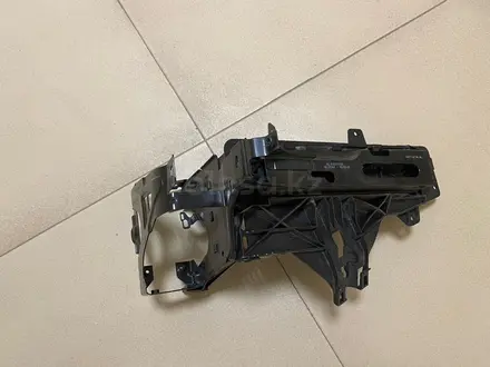 Кранштейн (стойка) BMW F10/11/18 за 35 000 тг. в Алматы – фото 2