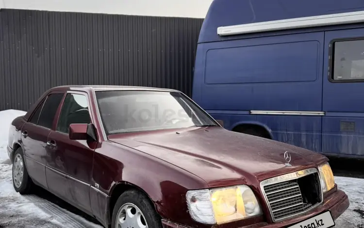 Mercedes-Benz E 220 1995 года за 1 000 000 тг. в Алматы