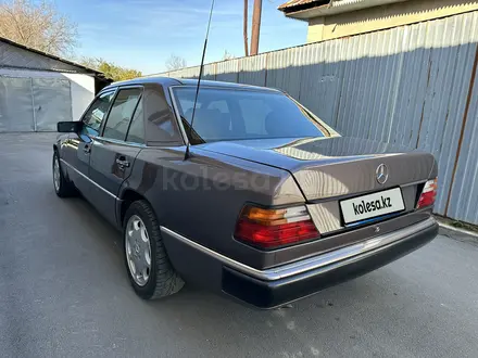 Mercedes-Benz E 200 1992 года за 3 350 000 тг. в Алматы – фото 4