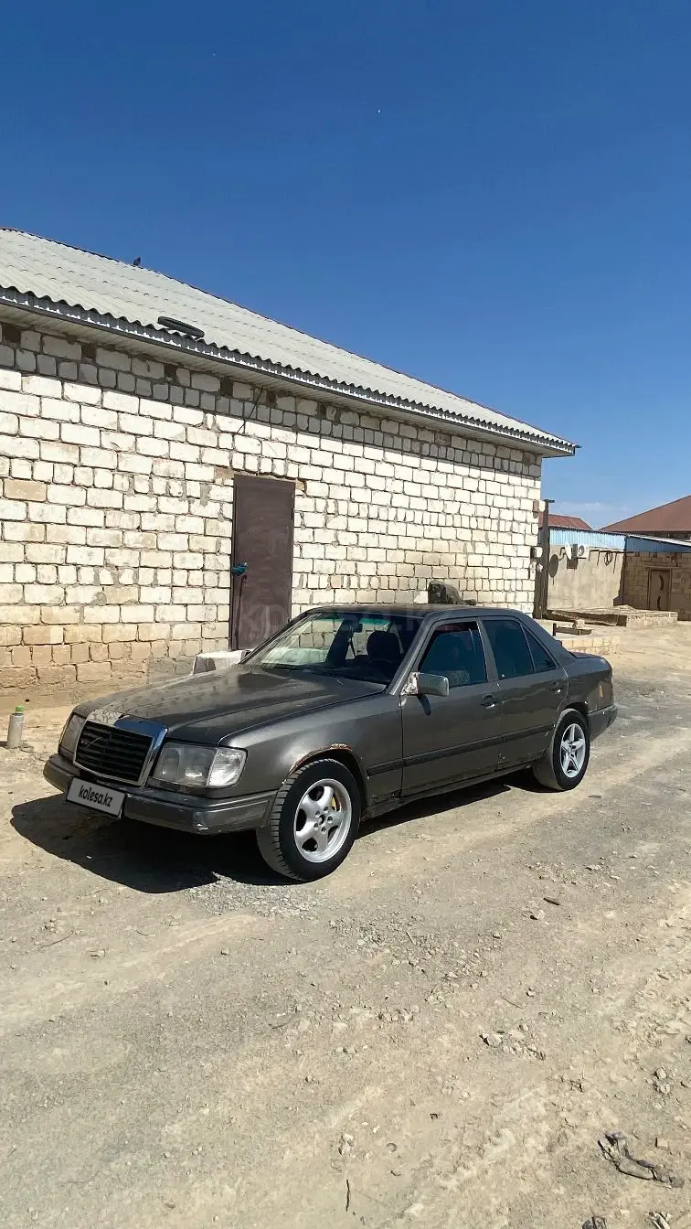 Mercedes-Benz E-Class, 1989
