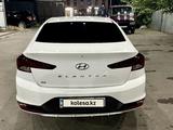 Hyundai Elantra 2019 годаүшін7 900 000 тг. в Шымкент – фото 5