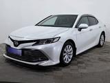 Toyota Camry 2018 года за 11 750 000 тг. в Астана