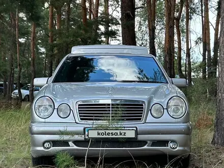 Mercedes-Benz E 320 1996 года за 6 300 000 тг. в Костанай – фото 2