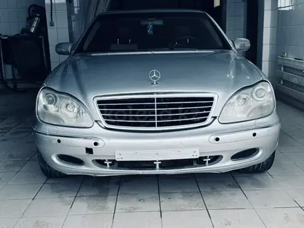 Mercedes-Benz S 500 2001 года за 4 500 000 тг. в Атырау – фото 4