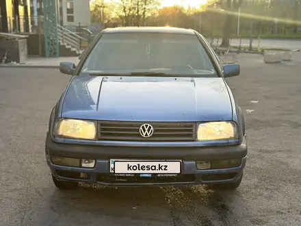 Volkswagen Vento 1992 года за 1 200 000 тг. в Алматы – фото 2