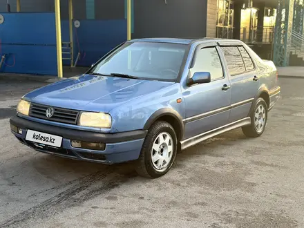 Volkswagen Vento 1992 года за 1 200 000 тг. в Алматы