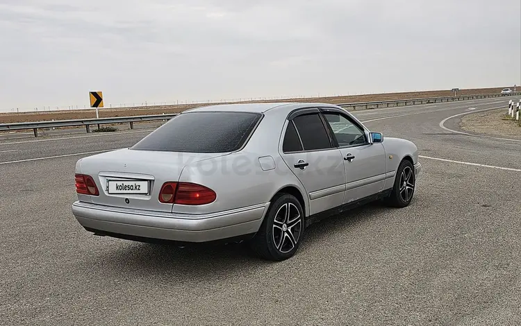 Mercedes-Benz E 280 1996 годаүшін3 500 000 тг. в Актау