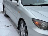 Toyota Camry 2002 года за 4 900 000 тг. в Актобе – фото 4