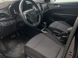 Hyundai Accent 2021 года за 7 200 000 тг. в Атырау – фото 2