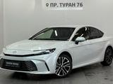 Toyota Camry Luxe 2025 года за 23 100 000 тг. в Астана