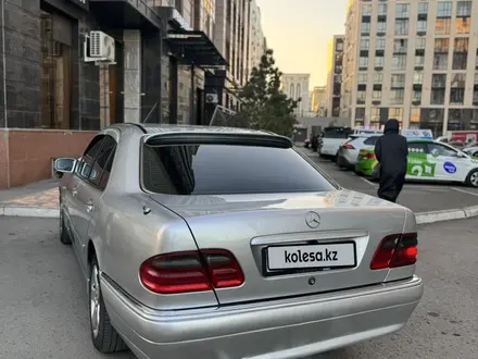 Mercedes-Benz E 320 1996 года за 4 000 000 тг. в Астана – фото 5