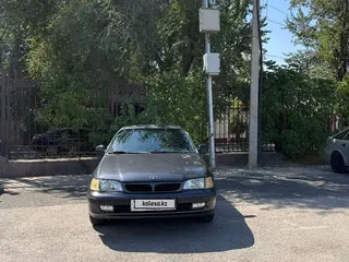 Toyota Carina E