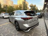 Toyota Highlander 2021 года за 19 500 000 тг. в Алматы – фото 4