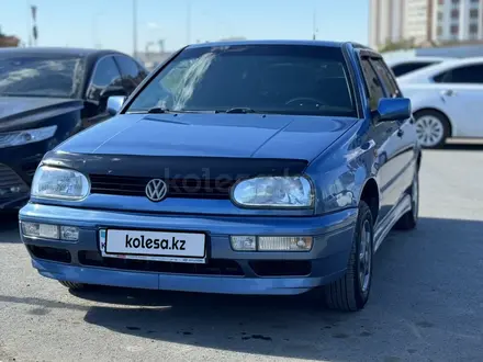 Volkswagen Golf 1993 года за 1 800 000 тг. в Астана – фото 2