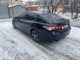 Toyota Camry 2019 года за 14 500 000 тг. в Уральск – фото 3