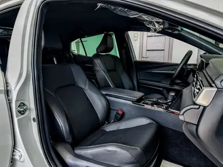 Toyota Camry Luxe 2025 года за 22 190 000 тг. в Усть-Каменогорск – фото 6