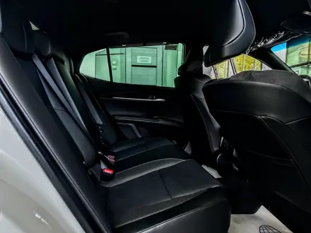 Toyota Camry Luxe 2025 года за 22 190 000 тг. в Усть-Каменогорск – фото 14