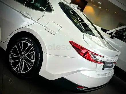 Toyota Camry Luxe 2025 года за 22 190 000 тг. в Усть-Каменогорск – фото 3