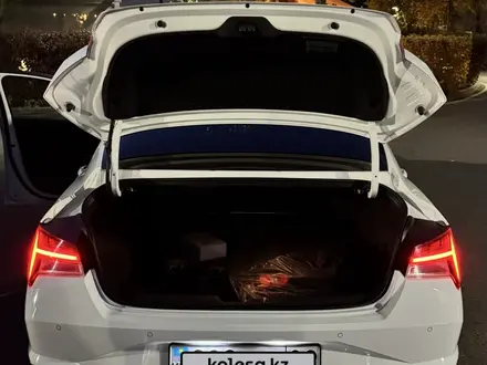 Hyundai Elantra 2023 года за 7 950 000 тг. в Алматы – фото 6