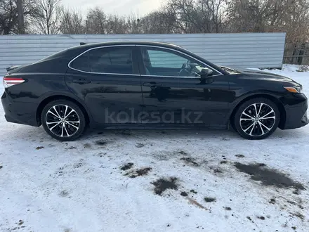 Toyota Camry 2020 года за 12 500 000 тг. в Алматы