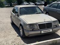 Mercedes-Benz E 220 1993 года за 2 150 000 тг. в Алматы