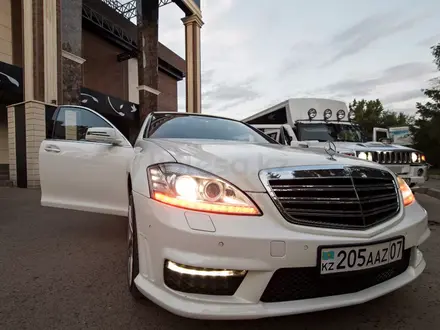 Эксклюзивный лимузин бизнес класса Mercedes S221- 2015 года от VIP Limo в Уральск – фото 9