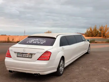 Эксклюзивный лимузин бизнес класса Mercedes S221- 2015 года от VIP Limo в Уральск – фото 26