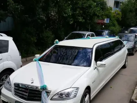 Эксклюзивный лимузин бизнес класса Mercedes S221- 2015 года от VIP Limo в Уральск – фото 43