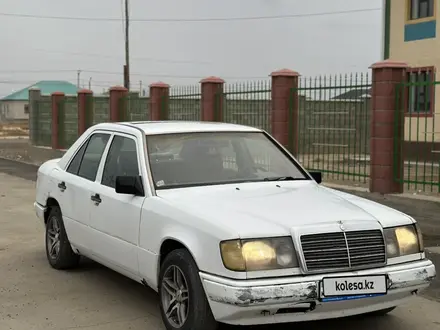 Mercedes-Benz E 230 1991 года за 970 000 тг. в Жанакорган – фото 2