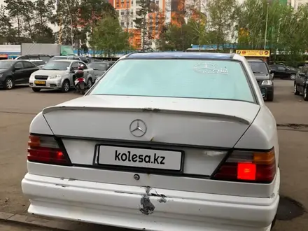 Mercedes-Benz E 230 1988 года за 650 000 тг. в Талдыкорган – фото 4