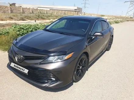 Toyota Camry 2019 года за 13 500 000 тг. в Актау – фото 2