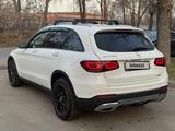 Mercedes-Benz GLC 300 2021 годаfor17 500 000 тг. в Алматы – фото 2