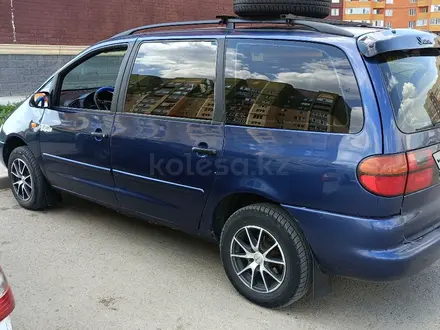 Volkswagen Sharan 1995 года за 2 200 000 тг. в Актобе