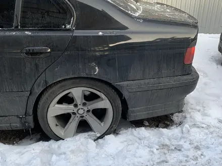 BMW 528 1998 года за 2 800 000 тг. в Алматы
