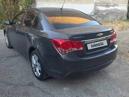 Chevrolet Cruze 2015 года за 3 200 000 тг. в Атырау – фото 10