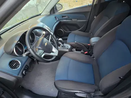 Chevrolet Cruze 2015 года за 3 200 000 тг. в Атырау – фото 13
