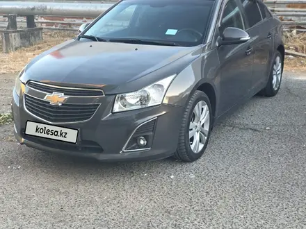 Chevrolet Cruze 2015 года за 3 200 000 тг. в Атырау – фото 4